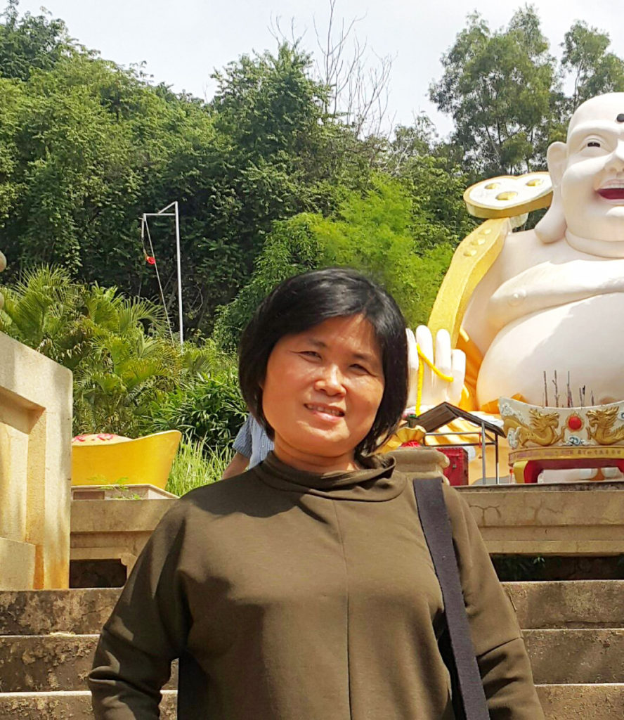 saya merasa segar karena efek samping obat kanker yang saya minum mengakibatkan tangan kalau kena pisau g mudah sembuh terus ada contengan di dekat kuku jari kaki. Waktu meditasi luka2 itu bisa sakit dan anehnya, keesokan harinya bisa kering dan sembuh. Saya merasakan banget manfaatnya.